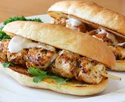 Brochettes De Poulet Au Basilic Recette Recette Brochette Poulet Brochette Poulet Recettes De Cuisine