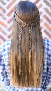 If you wear a simple hairstyle for one piece gown, we would suggest you go with accessories to enhance and elevate the stylish look. Double Braid Tieback Diy Cute Girls Hairstyles