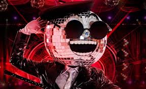 (spanish for who is the mask?) is a mexican talent reality television series produced by televisa and endemol shine group. Leccv Doj9pqcm