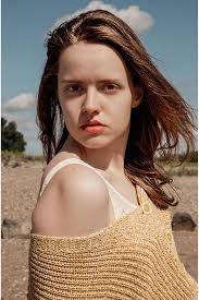 Sandra New's Instagram, Twitter & Facebook