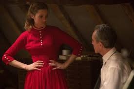Metri di stoffa, tessuti pregiati, cuciture ricercatissime e abiti che diventano opere d'arte. Il Filo Nascosto Recensione Del Film Con Daniel Day Lewis Movieplayer It