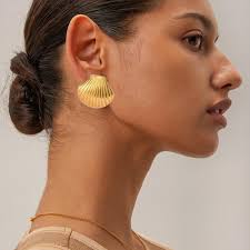 GREICHFAN Big Shell Stud Earrings Gold Large Seashell Earrings Beach  Earrings for Women Girls Gift, Brass, No Gemstone : Amazon.ca: Clothing,  Shoes & Accessories