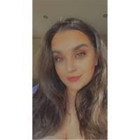 Jasmine Larkin's Instagram, Twitter & Facebook