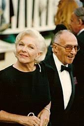 Comme de nombreux prénoms médiévaux, il se fera rare à partir du xvie siècle puis reviendra à la mode grâce aux romantiques du xixe siècle. Line Renaud Wikipedia