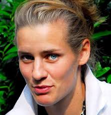 In 1996, she joined sc regensburg, before playing for fc bayern munich for one. Simone Laudehr Home Facebook