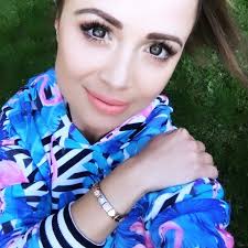 Laura szwarc / monika (в титрах: Agnieszka Mrozinska Serialowa Mariola Nomination Polska Facebook