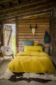 Linge De Lit En 100 Lin Aux Couleurs Curry Rose Fluo Orage Blanc Piscine Bed And Philosophy Bed Home Home Decor