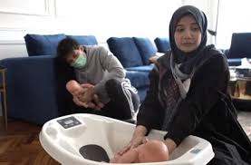 Sebelum dioperasi, zaskia sungkar sempat menghubungi adiknya, shireen sungkar, melalui sambungan video call. Indahnya Nama Bayi Zaskia Sungkar Dan Irwansyah Masyaallah Terharu