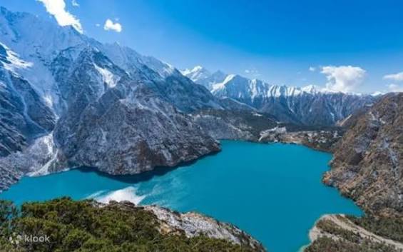 Shey Phoksundo Lake (3,611m)