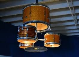 Idee De Deco Originale Batterie Lampe Fabriquer Une Lampe Diy Deco Decor De Musique
