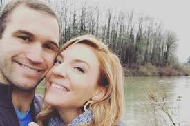 US MAFS expert Dr Jessica Griffin and a former contestant are engaged.