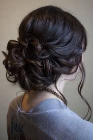 Vergesst nicht zuvor eure haare mit einem hitzeschutz einzusprühen! Abiball Frisuren Die Schonsten Looks Fur Die Rauschende Party Frisur Hochgesteckt Abiball Frisuren Lange Schwarze Haare