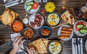 Whether it's budgets or personal preference, bed and breakfasts often prove the best way to travel. The Best Breakfast Brunches In Manchester