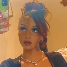 Who can do me a ponytail with hair included today?