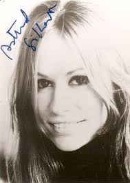 NOSTALVI <3 THE SWEET 16 VOICE OF VILMA When Vilma Santos released her  first album in 1969 under Willears Record, no one expected that her vinyl  record would sell 500,000 units making