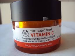 See how the little micro particles, and crushed garnet stones remove dead skin cells for a. The Body Shop Vitamin C Glow Boosting Moisturiser Review