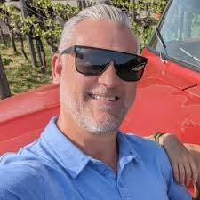 Jennifer Gamon's Instagram, Facebook & TikTok