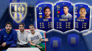 Lewandowski fifa 21 is 32 years old and has 4* skills and 4* weakfoot. Ecco I Candidati Toty Di Fifa 20