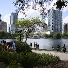 Florida’s Population Boom Fizzles as High Costs Drive Away Middle Class