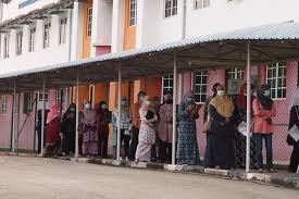 Laporan ini dikemukakan sebagai memenuhi sebahagian syarat penganugerahan ijazah sarjana sains (keusahawanan teknologi maklumat). Kesan Covid 19 Kepada Pelajar Ump Satu Kajian Ringkas Ump News