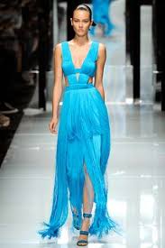 Il vestito verde versace di jennifer lopez, anche conosciuto come jungle dress, è stato indossato dall'artista in occasione dei grammy award il 23 febbraio 2000. Ø´Ø±ÙŠØ· Ø§Ø®ØªØ±Ø§Ù‚ ØºÙŠØ± Ù…ÙƒØªÙ…Ù„ Versace Abiti Lunghi Psidiagnosticins Com