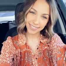 Wondering if anyone has experience or is a teacher who teaches Advanced  Placement courses. We are currently using a 4 point grading scale, using  proficiency scales with learning targets and success criteria