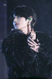 See more ideas about kim taehyung, taehyung, bts taehyung. Bts V S Singularity Continues To Be A Viral Topic In K Media Black Swan Performance Still Trends Hot Allkpop