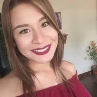 40+ perfiles de «Nadine»