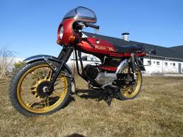 Knallertsiden.dk er til for nye, gamle og frem for alt fede knallerter! Puch Monza Juvel 4 Gear 1979 Den Er Blevet Fuldstaendig Ren