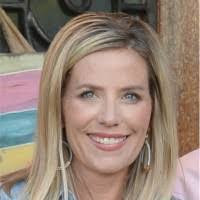 Lindsay Mcgee's Instagram, Twitter & Facebook