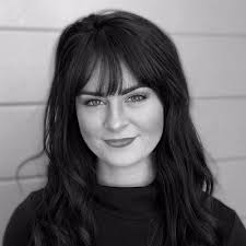 Laura Perrone (@itslauraperrone)