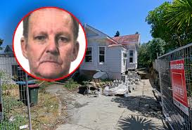 Fraud, gold nuggets and 400kg of concrete: Police speak