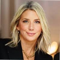 Lindsay Silvers's Instagram, Twitter & Facebook