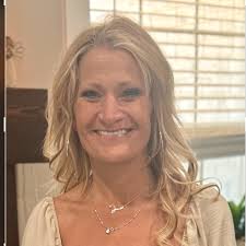 🩷 #TransformationTuesday 💚 “I never thought I'd make it out alive…”  Ashley, a 2024 Lovelady graduate, once believed her life would end in  addiction, incarceration, and heartbreak. She couldn't imagine being sober,