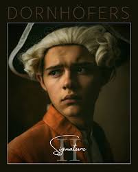 Silver is not gold: The Riot (Theater Trailer) Produced by :  Kolibrientertainment Script by: Milana Weidmann Directed by:  @patrick.sass.official & @milana_weidmann_official Location :  @altespostlager Mit freundlicher Unterstützung von ...