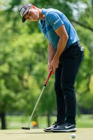 Viktor hovland is an international professional norwegian golf player. Viktor Hovland Putts The Ball On The Third Hole During The Fourth Round Of The Wells Fargo Cham Las Vegas Review Journal