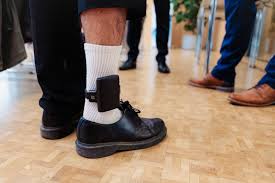 Weißer Ring: Fußfesseln sollen Gewalttaten an Frauen verhindern