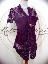Warna primer merupakan warna dasar dan bukan campuran dari warna apapun yang terdiri dari warna merah, kuning, biru. 24 Kebaya Brokat Modern Warna Ungu Info Terpopuler