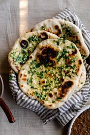 Instant Garlic Naan (no yeast!) - Upbeet Anisha