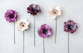 Learn how to make these tropical crepe paper hibiscus flowers step by step. Free Paper Flower Templates Make Gorgeous Paper Flowers Kin And Tonic