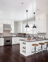Cuisine Blanche Et Bois 25 Idees Deco Pour S Inspirer Cuisine Moderne Agencement Cuisine Idee Deco Cuisine