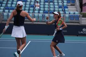 Wta tour 2021 obejmuje turnieje wielkoszlemowe (organizowane przez międzynarodową federację tenisową), turnieje rangi wta 1000, wta 500, wta 250, drużynowe zawody pucharu billie jean king (organizowane przez itf), kończące sezon zawody wta finals i wta. Em Miami Luisa Stefani Vence De Virada Nas Duplas E Fara Maior Final Da Carreira Gzh