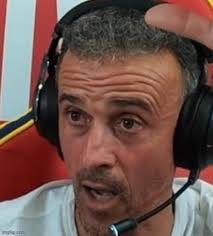 El Larguero] Spanish NT coach Luis Enrique will leave in the next 24-48  hours and the number 1 option to replace him is U21 coach Luis De la  Fuente. : r/soccer