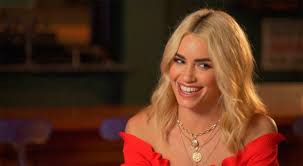 • mariana lali espósito nació el 10 de octubre de 1991 en buenos aires, argentina. La Tremenda Imagen Subida De Tono De Lali Esposito En Sky Rojo Voxpopuli Tu Voz Es Noticia