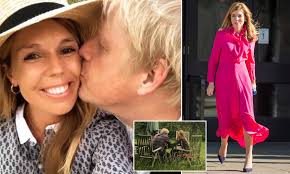 Prime minister boris johnson and his partner, carrie symonds were married on saturday, his office said, confirming earlier tabloid reports about johnson and his second wife, lawyer marina wheeler, finalised their divorce in 2020. Barbara Davies Examines Mother To Be Carrie Symonds S Relationship With Boris Johnson Daily Mail Online