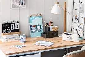Beach and coastal decorating ideas for the bedroom. Coastal Decorating Ideas For Every Room Loveproperty Com