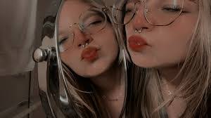 Roshonda Thomas's Instagram, Twitter & Facebook