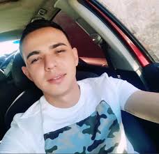 Por favor si alguien sabe de él su nombre es Walter barrera Aguilar ya un  mes y no sabemos nada 🙏🙏🙏🙏🙏su familia y su hijo lo esperan en casa  frontera Laredo Texas