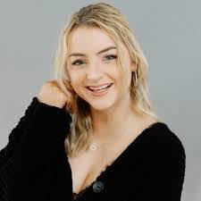 Tabitha Griffith's Instagram, Twitter & Facebook