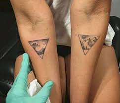 Nice 33 Stunning Couple Tattoo To Try In 2019 99outfit Com 99outfitcom Coup 2020 Eslesen Dovmeler Dovme Dovme Fikirleri